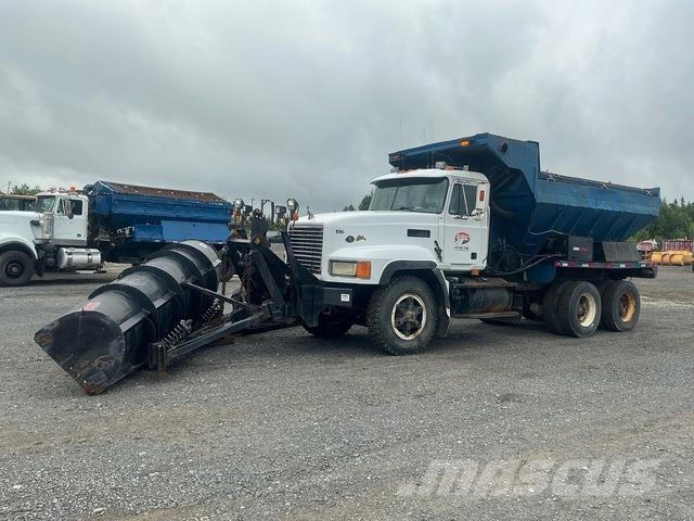 Mack CL713 Chasse neige