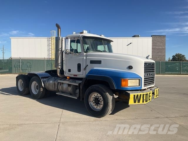 Mack CL753 Τράκτορες