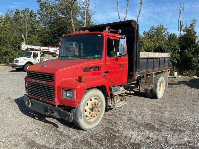 Mack CS200P Kipper