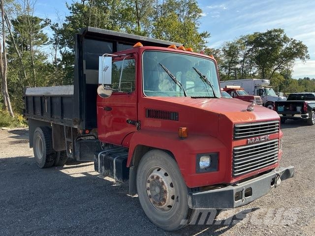 Mack CS200P Kipper