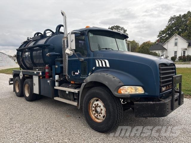 Mack CTP700 Ассенизаторские машины