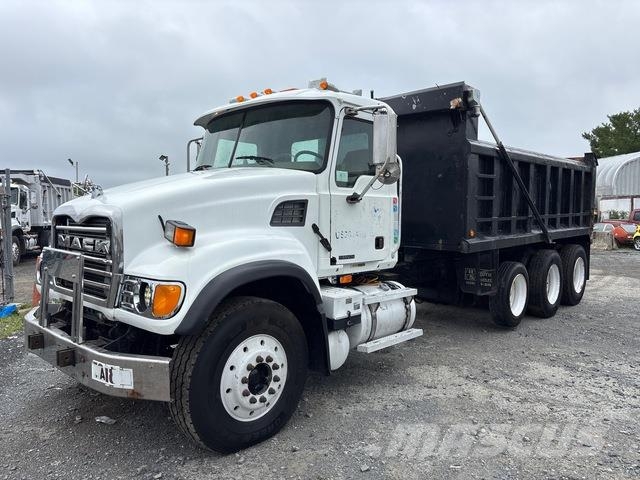 Mack CV713 Kipper