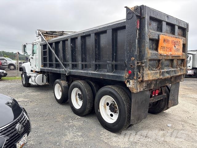 Mack CV713 Kipper