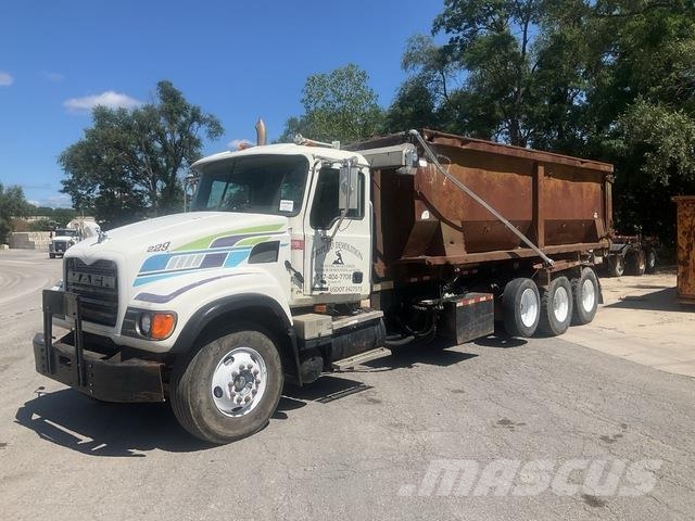 Mack CV713 Camiones portacubetas