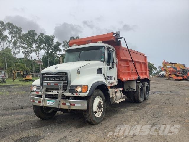 Mack CV713 Kipper