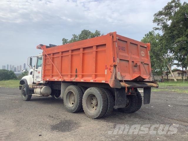 Mack CV713 Bañeras basculantes usadas
