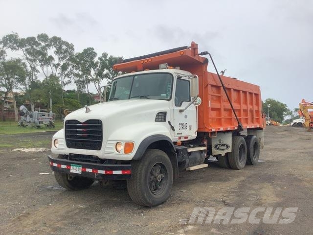 Mack CV713 Kipper