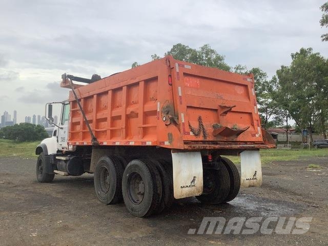 Mack CV713 Kipper