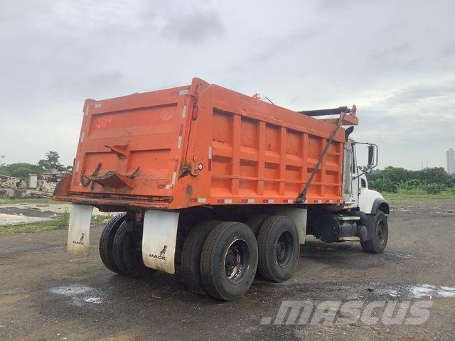 Mack CV713 Kipper