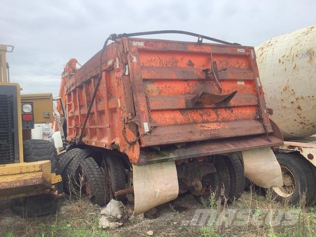 Mack CV713 Kipper