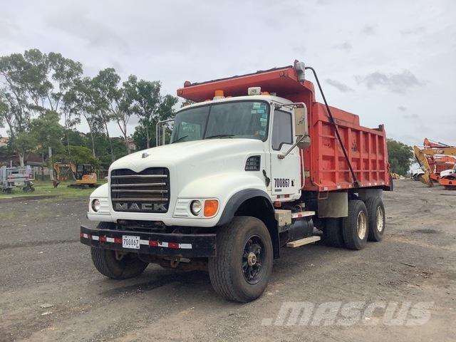 Mack CV713 Kipper