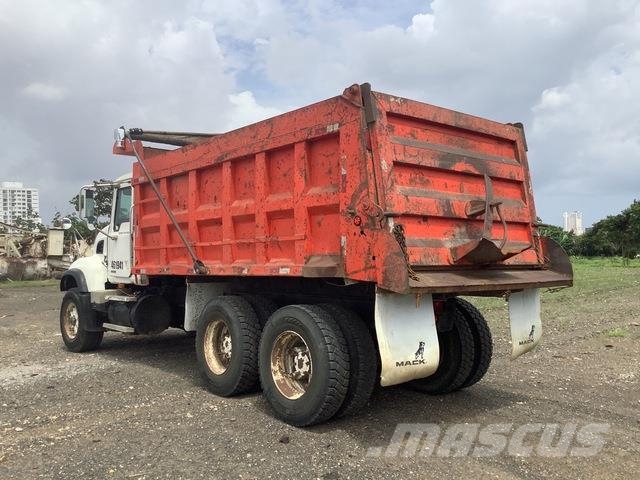 Mack CV713 Kipper