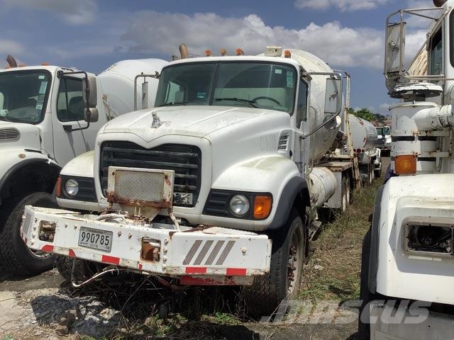 Mack CV713 Andere Fahrzeuge