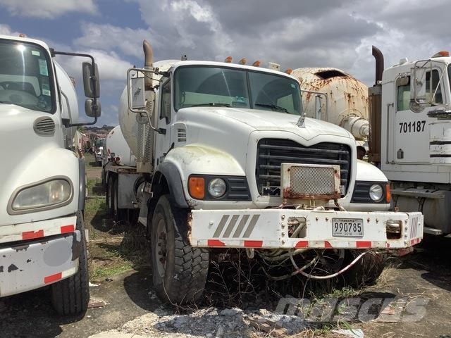 Mack CV713 Andere Fahrzeuge