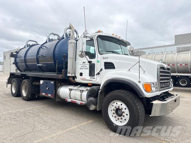 Mack CV713 Vakuumski tovornjaki