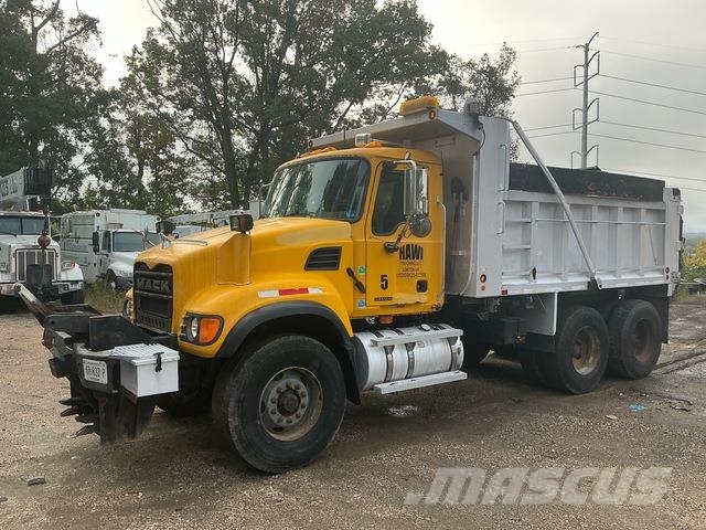 Mack CV713 Billenő teherautók
