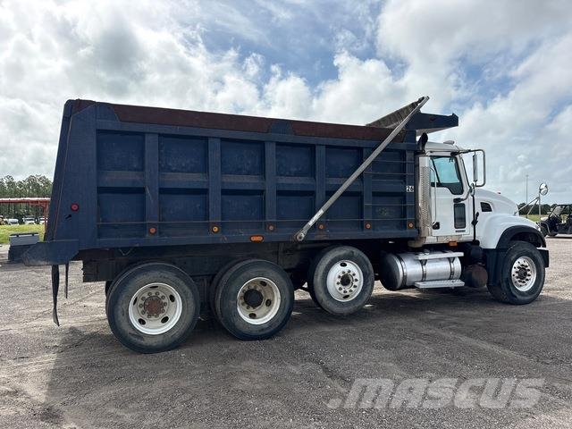 Mack CV713 Granite شاحنات قلابة