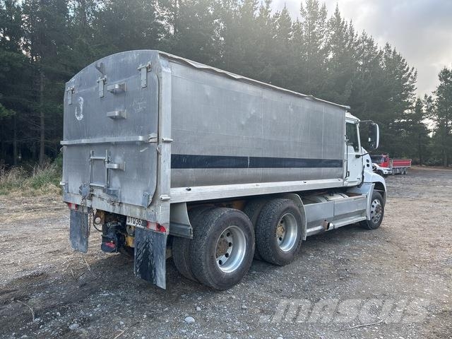 Mack CX688RS Vision Tipper trucks