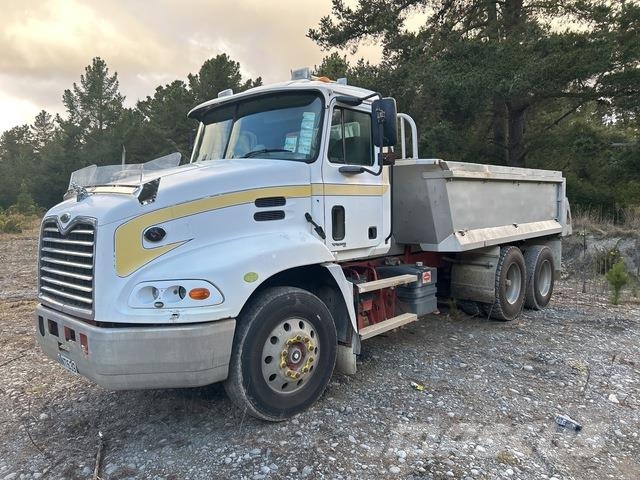 Mack CX688RS Vision Tipper trucks