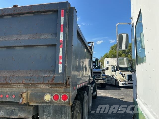 Mack CXU612 Kiper tovornjaki