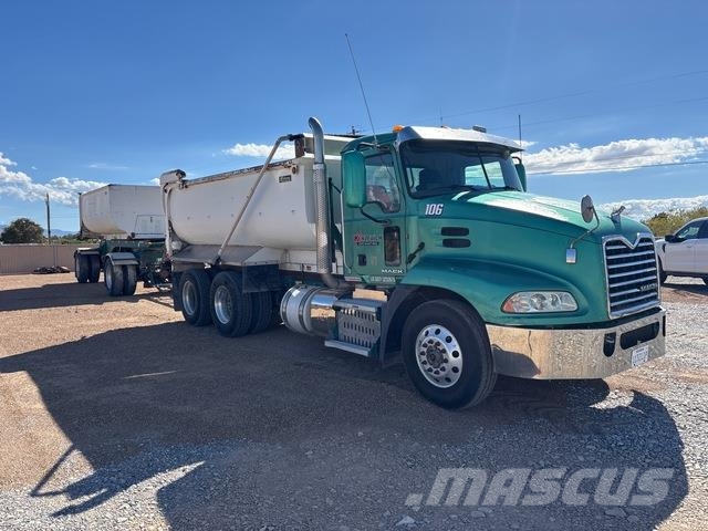 Mack CXU613 Other trucks
