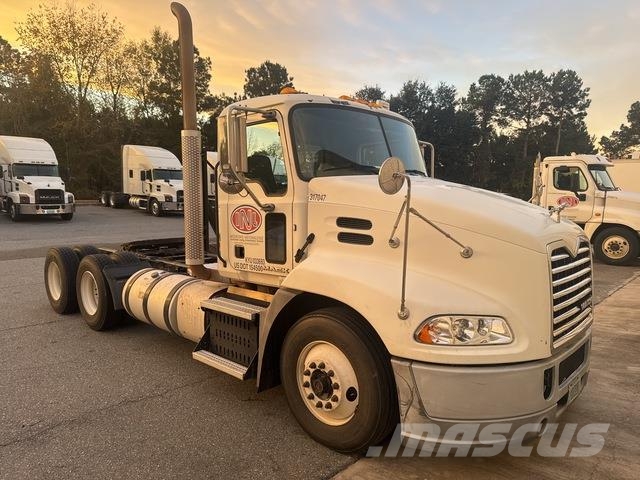 Mack CXU613 Vilcēji