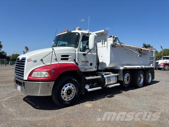 Mack CXU613 شاحنات قلابة
