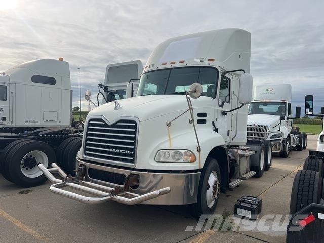 Mack CXU613 Ciągniki siodłowe