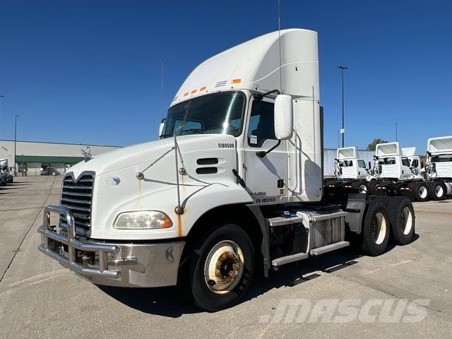 Mack CXU613 Tractor Units