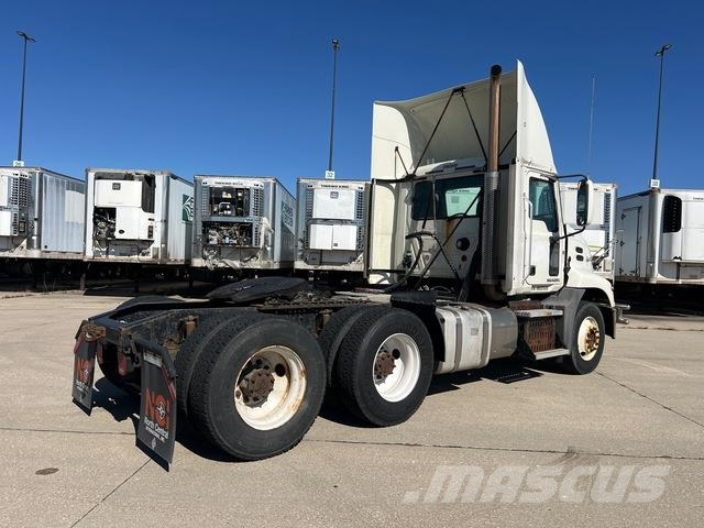 Mack CXU613 Tractor Units