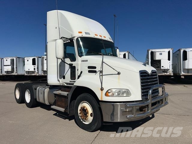 Mack CXU613 Tractor Units