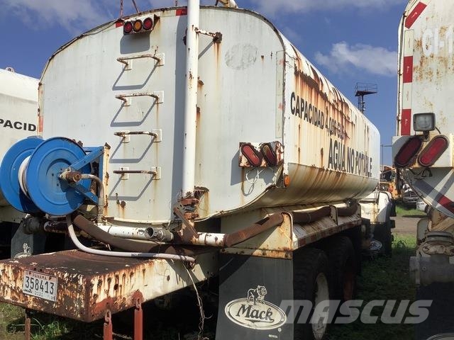 Mack DM690S Cisterne