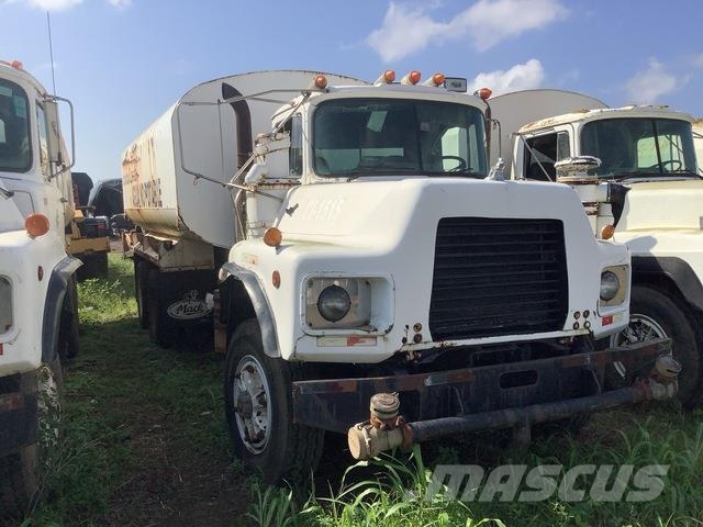 Mack DM690S Cisterne