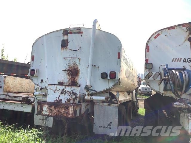 Mack DM690S Cisterne
