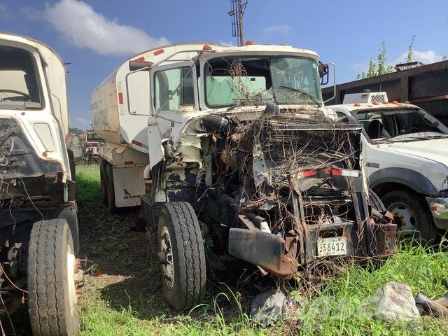 Mack DM690S Cisterne