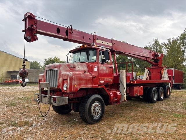 Mack DMM6856S 其他货车