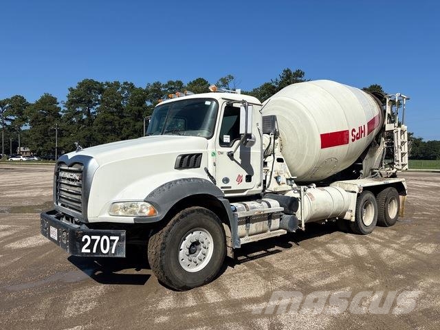 Mack GR64B9 Andere Fahrzeuge