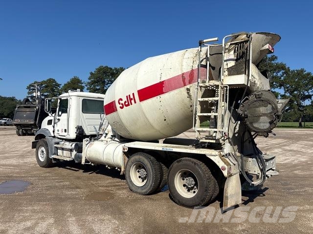 Mack GR64B9 Andere Fahrzeuge