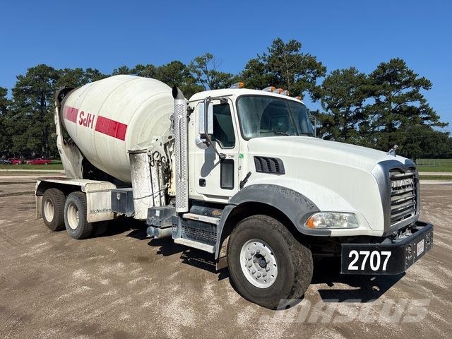 Mack GR64B9 Andere Fahrzeuge