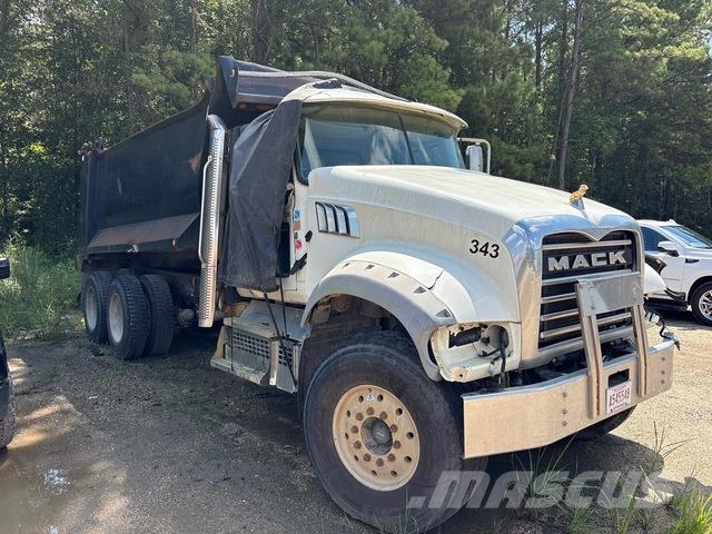 Mack GR64F Kipper