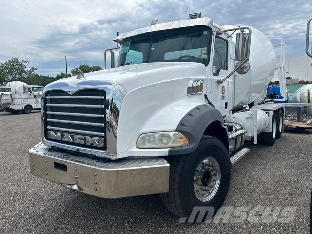 Mack Granite Inne