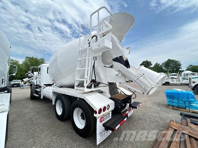 Mack Granite Inne