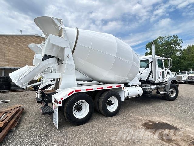 Mack Granite Inne