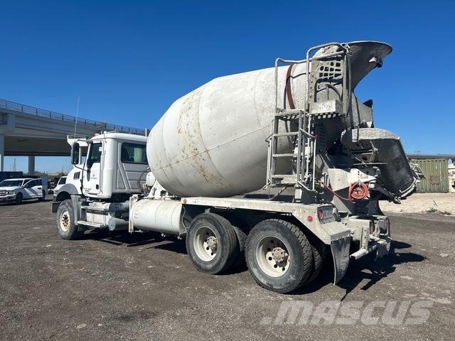 Mack Granite GR64B Otros camiones
