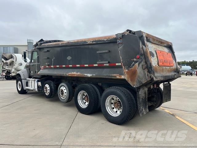 Mack Granite GU713 Pašizgāzējs