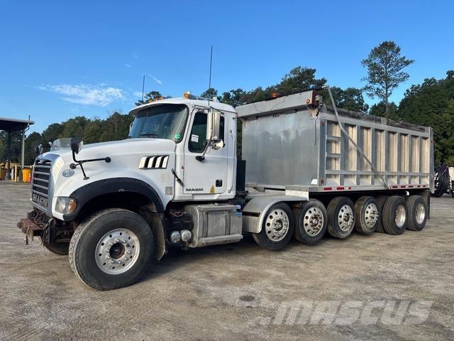 Mack GU713 Sora- ja kippiautot