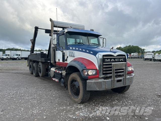 Mack GU713 Hakowce