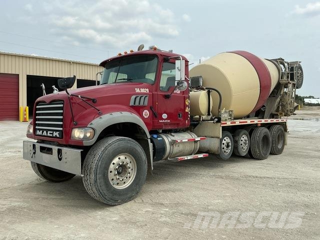 Mack GU713 شاحنات أخرى
