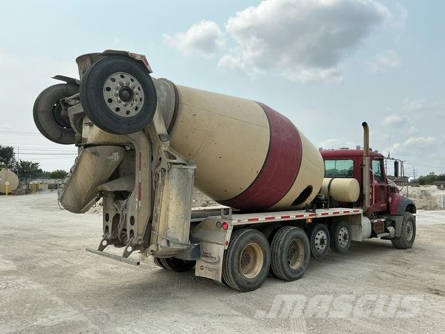 Mack GU713 شاحنات أخرى