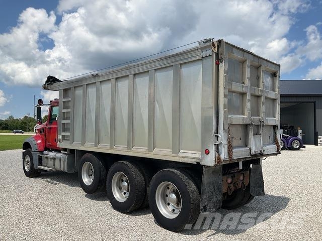 Mack GU713 Camiones bañeras basculantes o volquetes